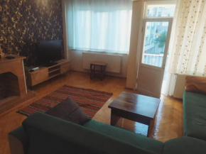 Large apartment with Great location for Big family